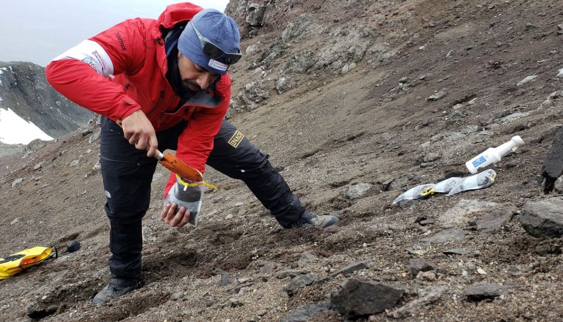 image Bacteria with antibiotic resistant genes discovered in Antarctica, scientists say