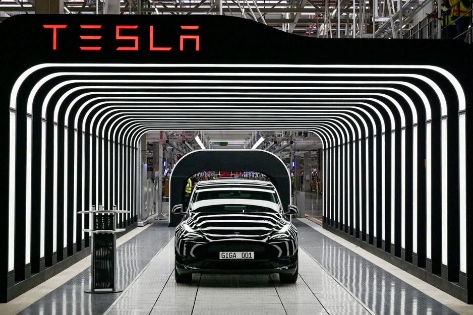 image Tesla cut from S&#038;P 500 ESG Index, and Elon Musk tweets his fury