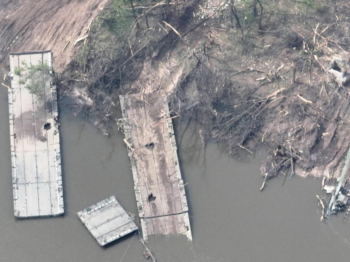 image Ukraine say Russia looks for weak points in Ukrainian defences near key river