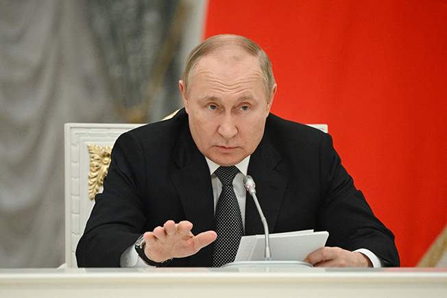 image Putin clings to semblance of normality as his war grinds on
