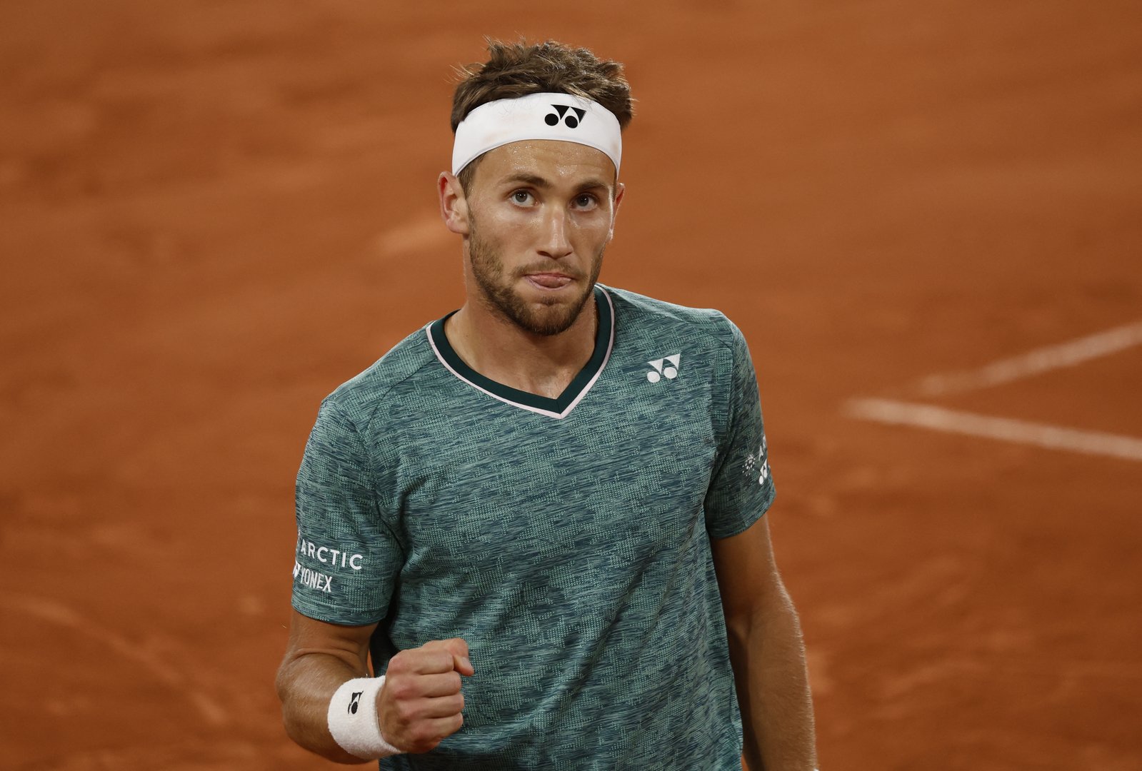 image Ruud stops teenage sensation Rune to reach French Open last four