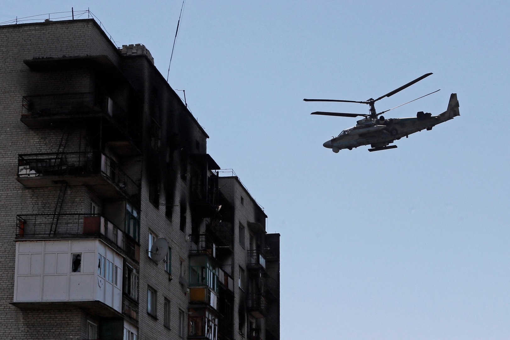 image Zelenskiy expects more weapons as battle for Ukraine&#8217;s east rages
