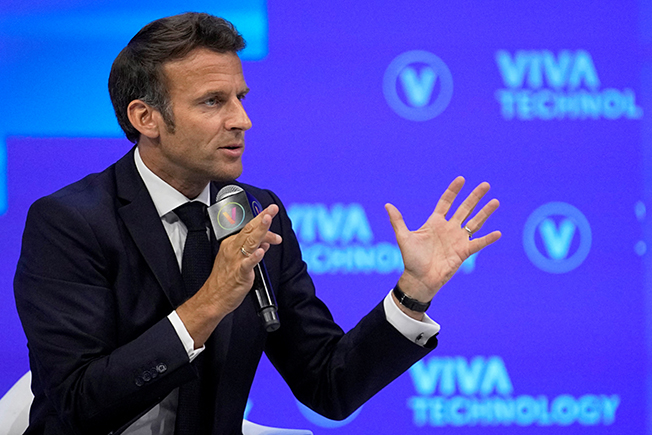 image Putin warns Macron of risk of &#8216;catastrophe&#8217; at Ukraine nuclear plant