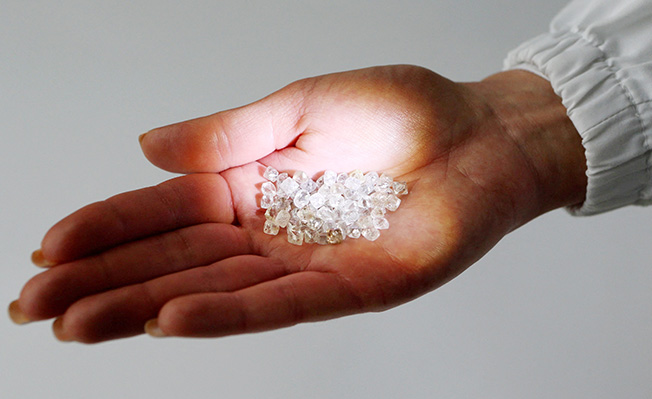 image When you buy diamonds, think of Bucha, Ukraine envoy says