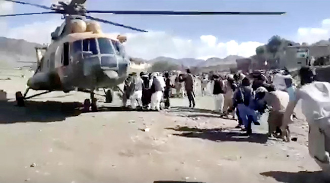 image Afghanistan earthquake kills at least 1,000, more trapped in rubble