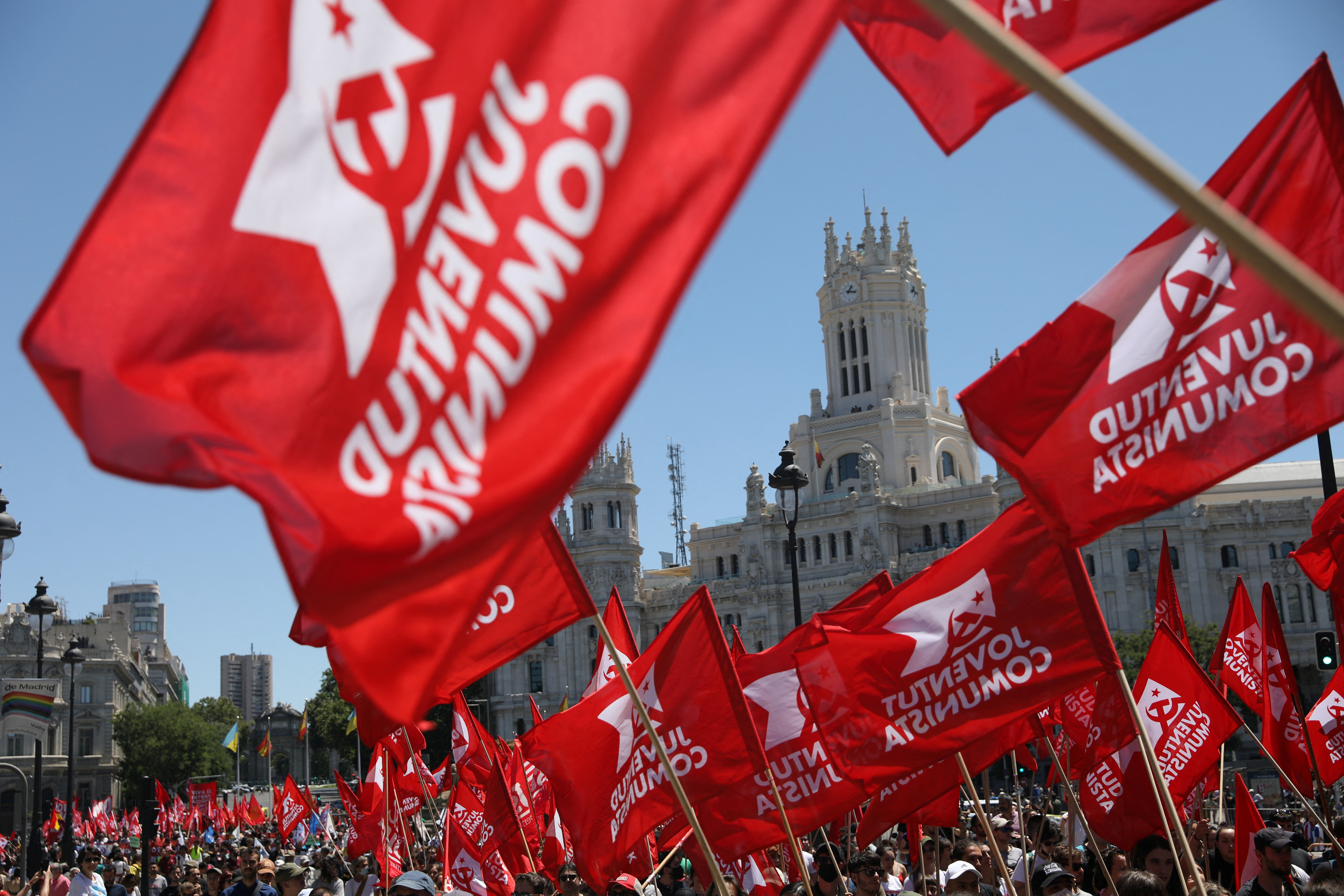 image Thousands protest in Madrid against Nato summit