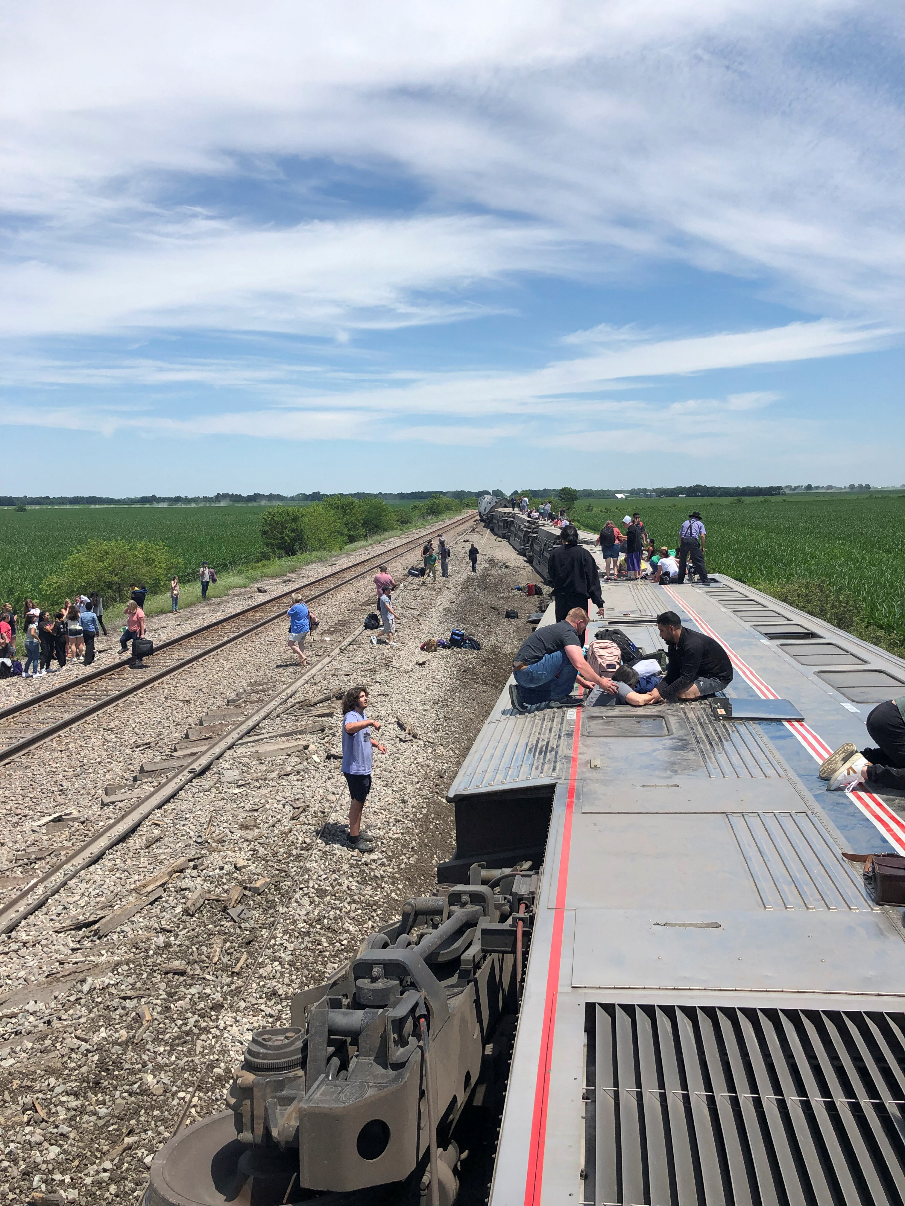 image Fourth person dies following Amtrak train derailment in Missouri