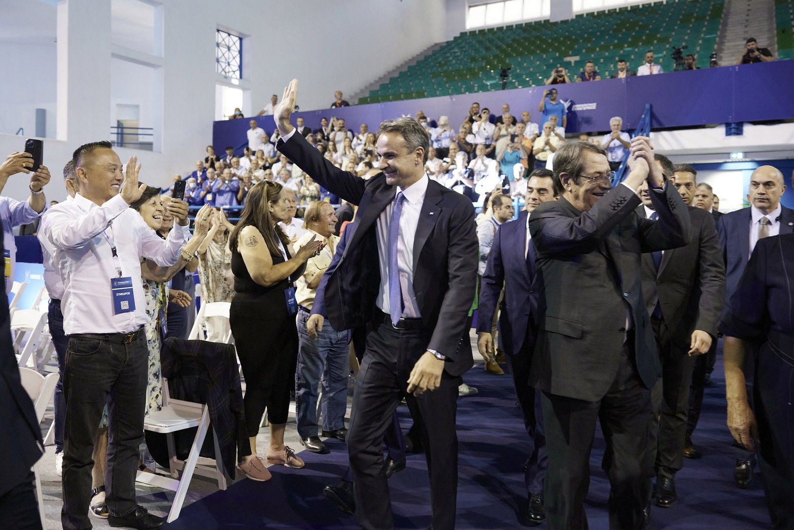 image Disy brings out the big guns in show of support for Neophytou