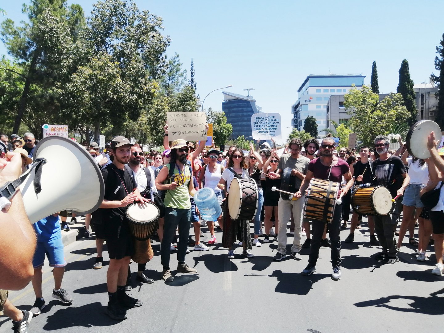 image Hundreds turn out to protest against revised Akamas plan
