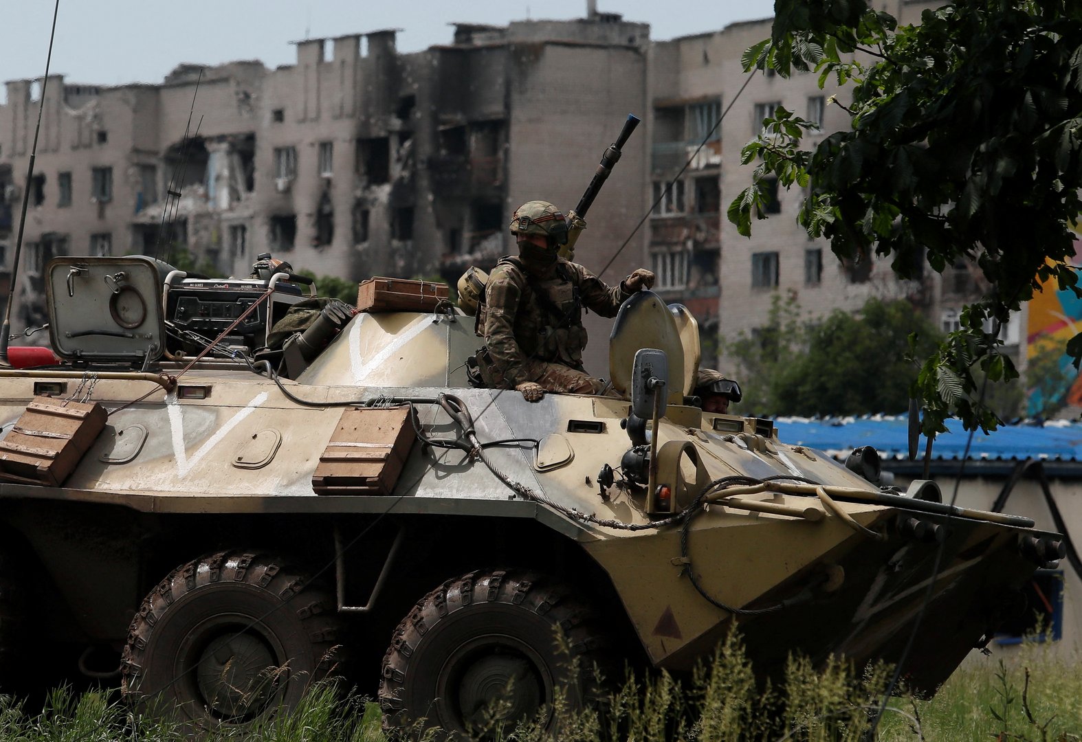 image Top Russian general inspects troops involved in Ukraine operation- defence ministry