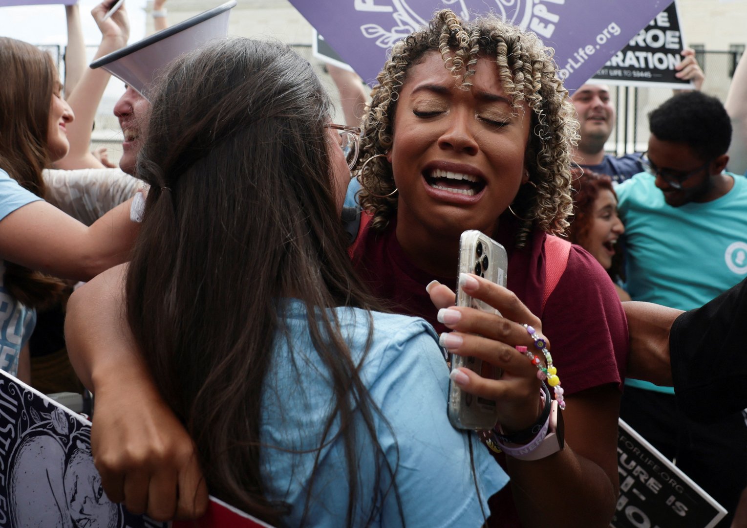 image U.S. Supreme Court overturns Roe v. Wade, ends constitutional right to abortion (Update 3)