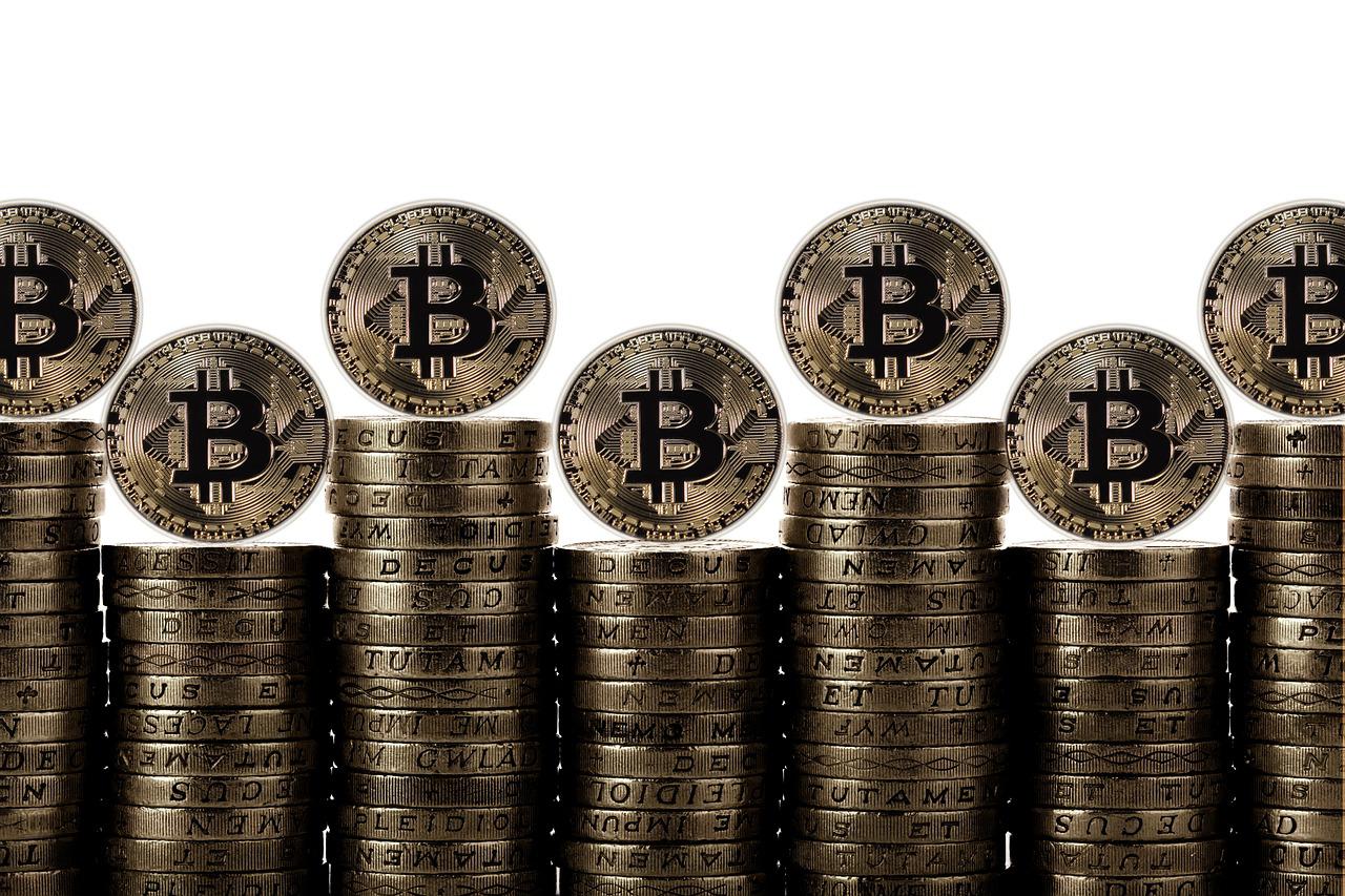image How is BTC a stable coin in contrast to fiat currency?