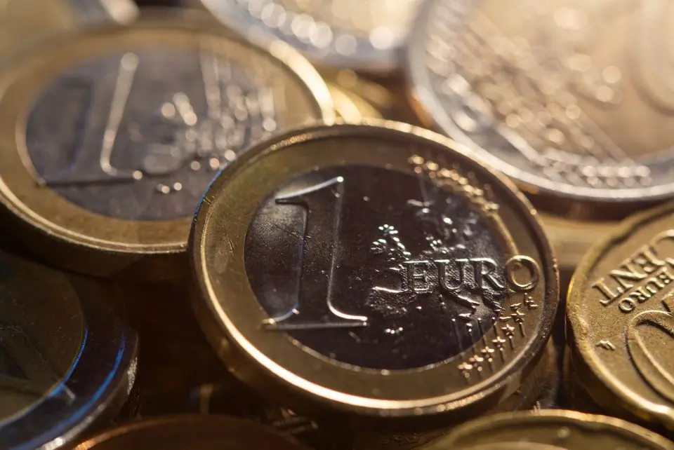 image Cyprus savings rate declined in 2023, household disposable income grew