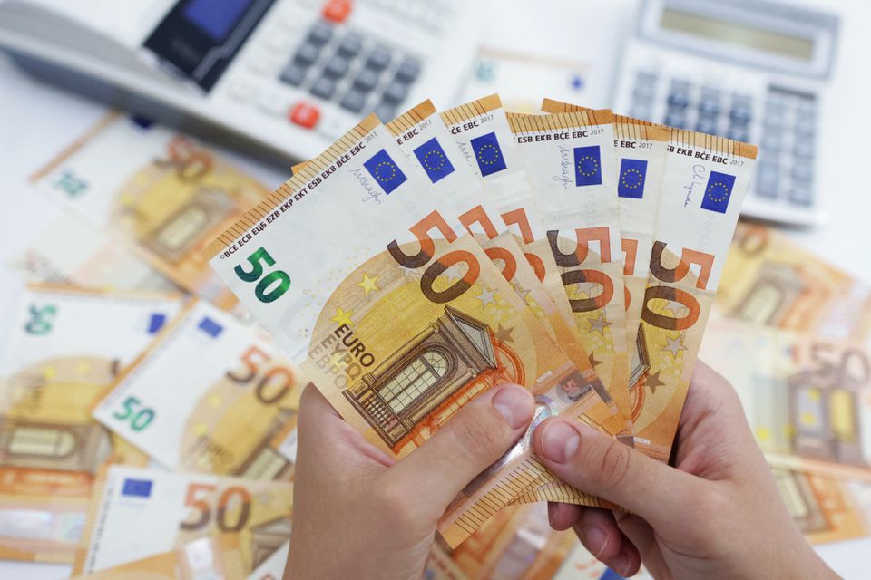 image Euro edges up, yen languishes as all eyes on ECB meeting