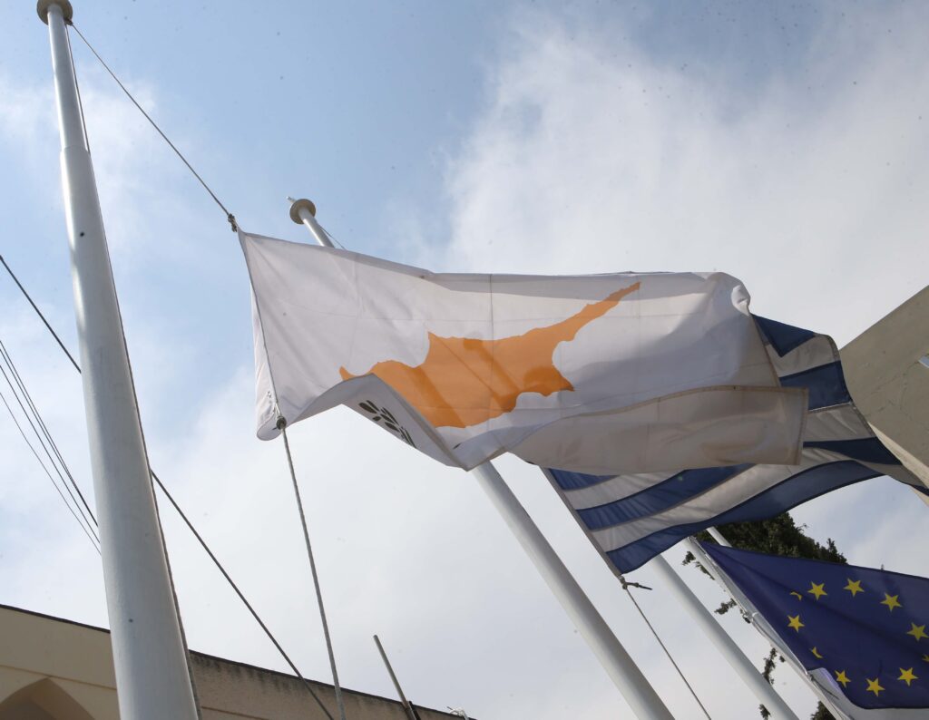 flag 04