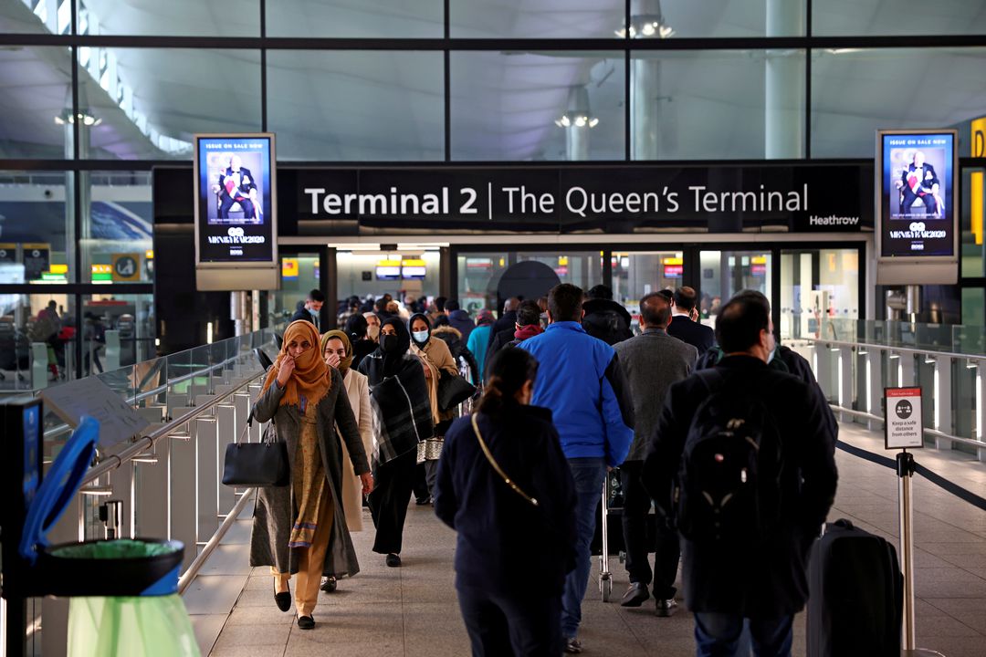 image London&#8217;s Heathrow raises passenger traffic, cost forecasts