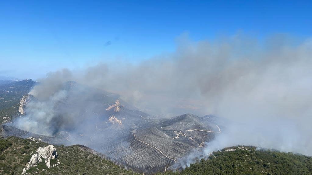 image Villages evacuated as fire keeps blazing in the north (Update 5)
