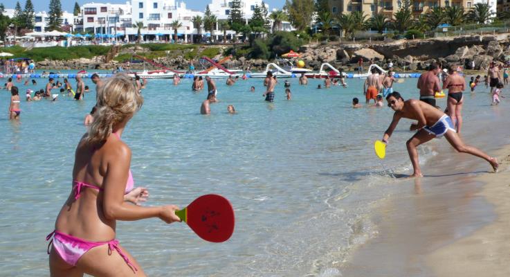 image Temperature set to rise again as weekend nears
