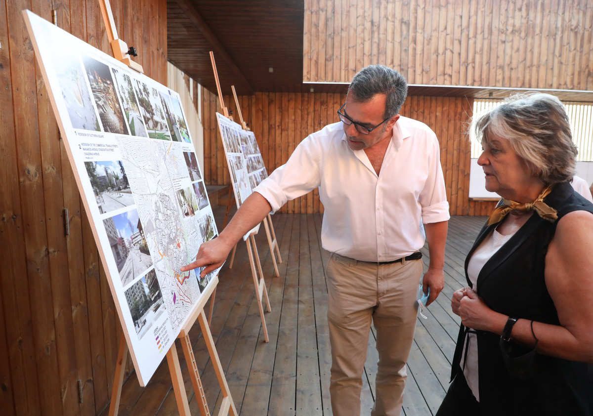 image EU Commissioner goes walkabout in Nicosia, views projects