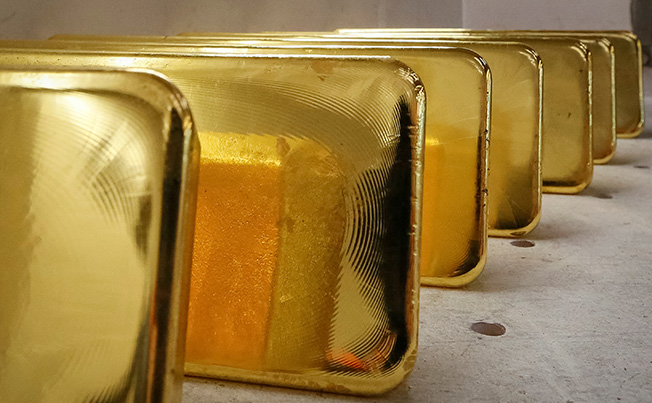 image EU executive proposes import ban on Russian gold