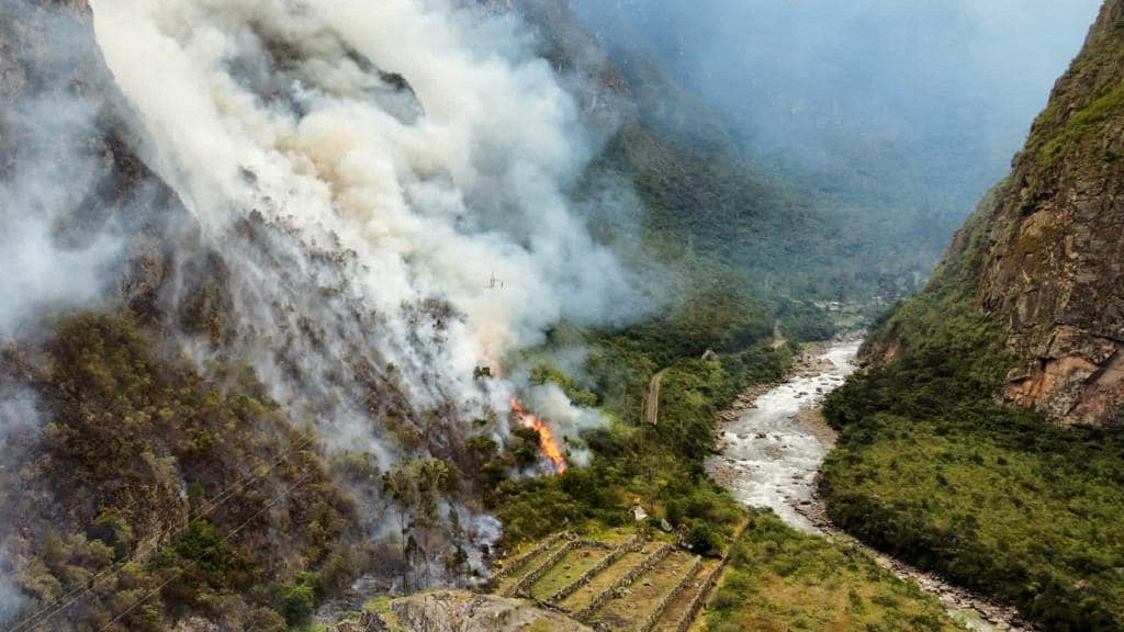 image Peru firefighters control blaze near Machu Picchu, remain on alert