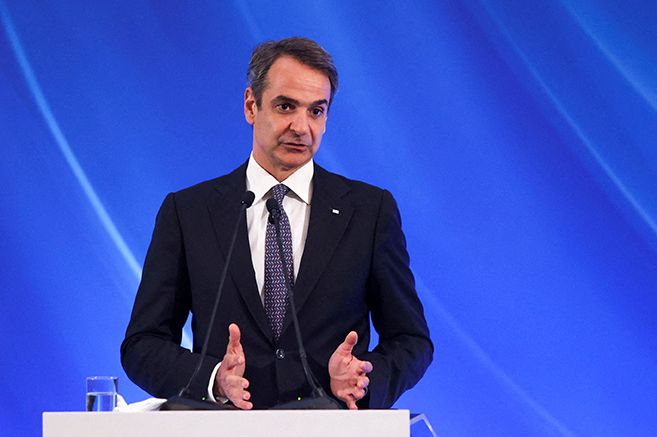 image Mitsotakis calls for Cyprus negotiations to resume, Kasselakis to visit island