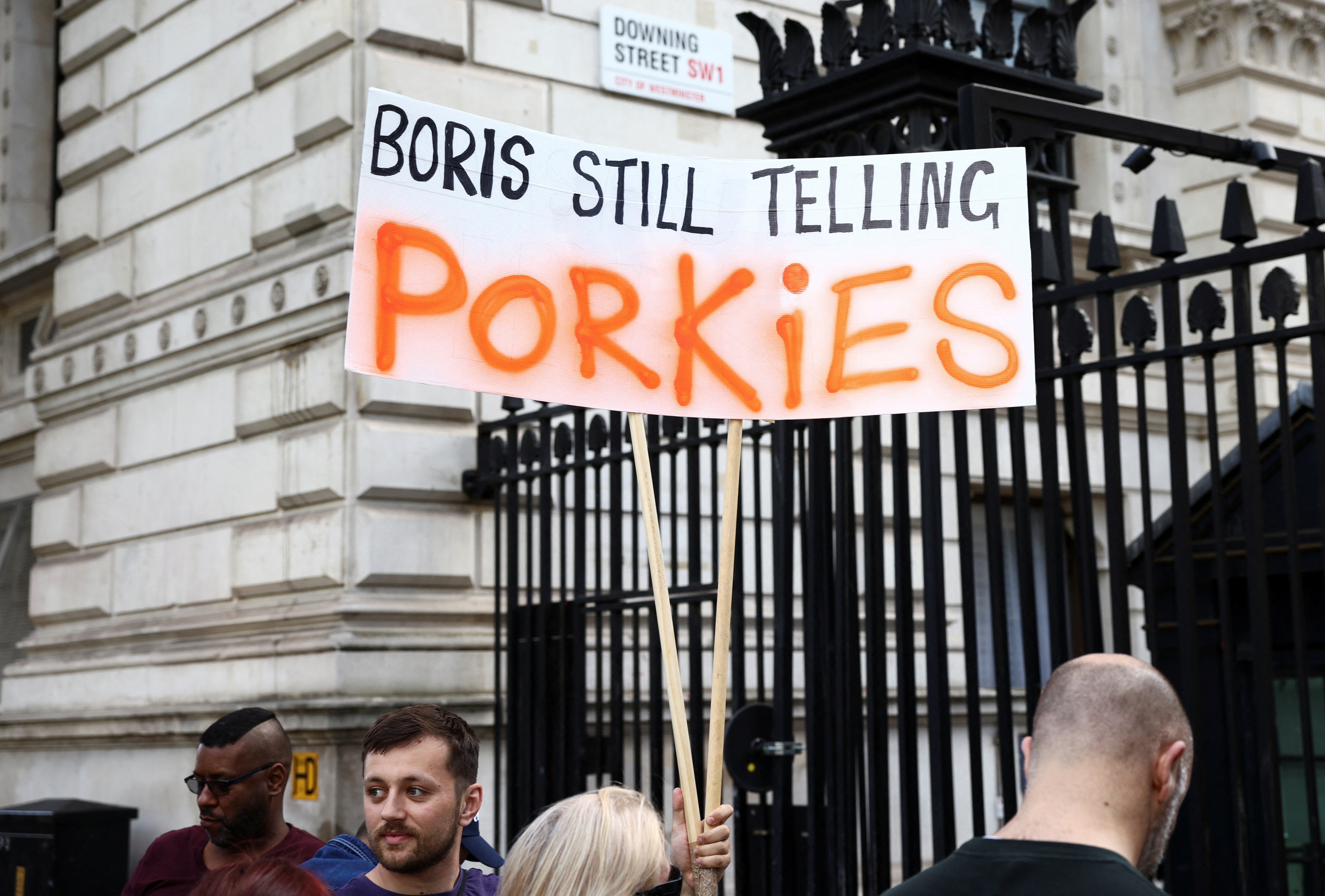 image UK PM Boris Johnson loses two ministers in grave blow (Update 7)