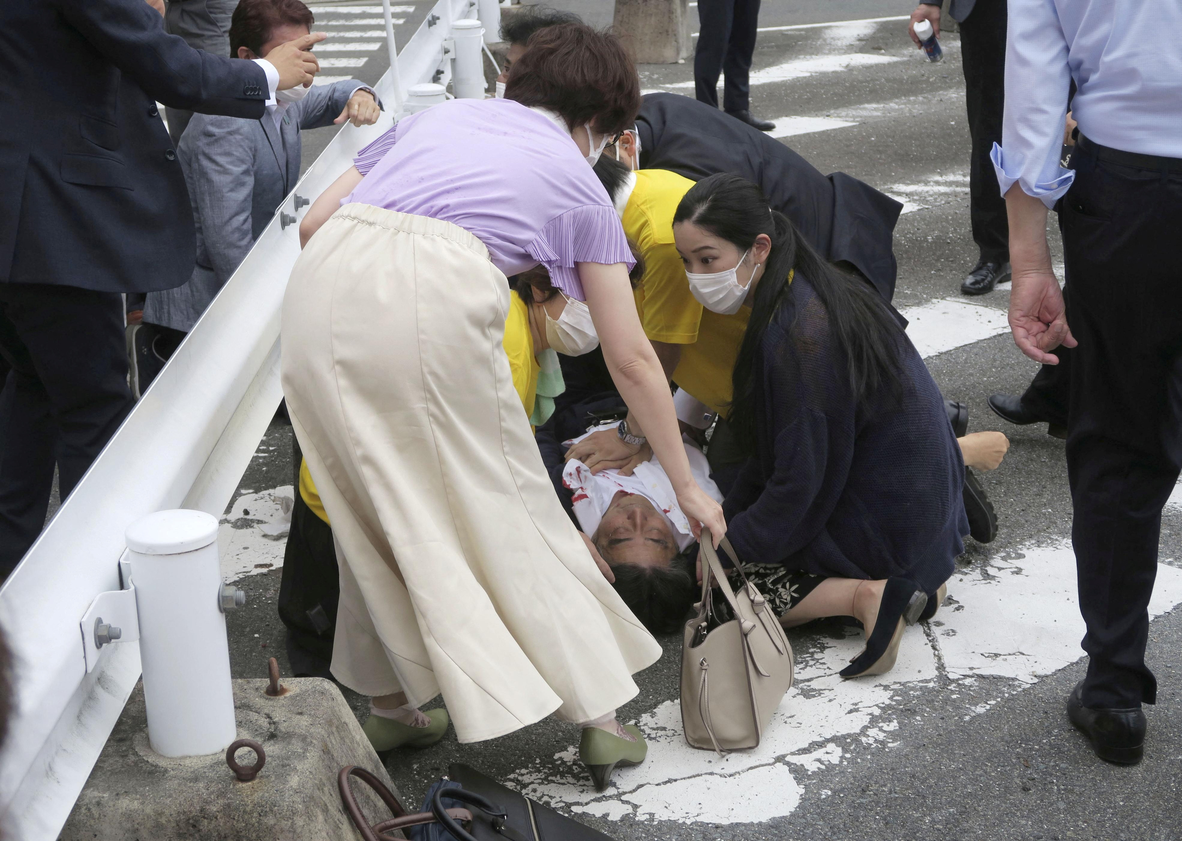 image Japan ex-PM Abe dies after being shot while making a speech (Update 3)