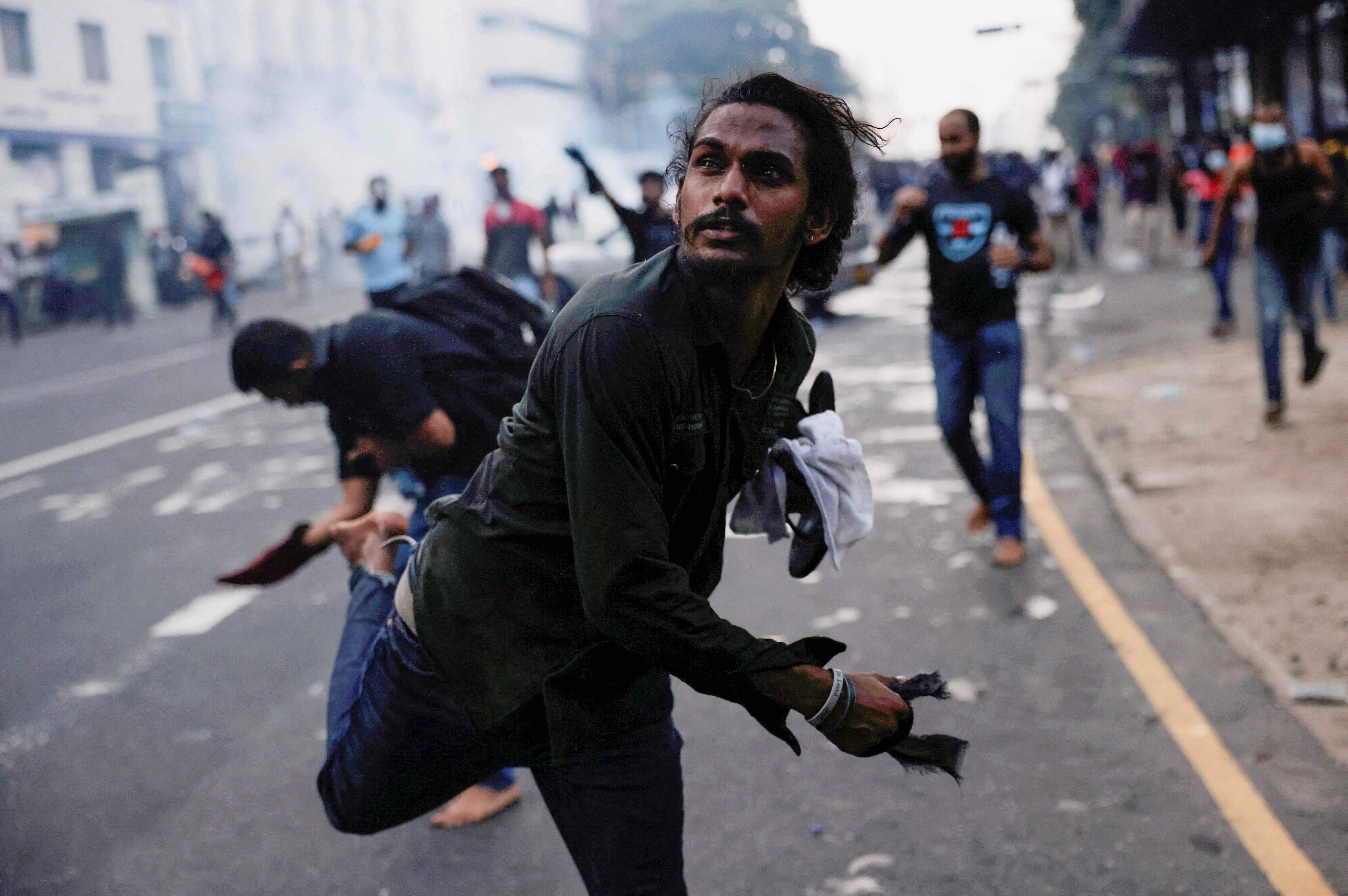 image Sri Lanka protesters storm president’s house, set fire to prime minister’s residence (Updated)