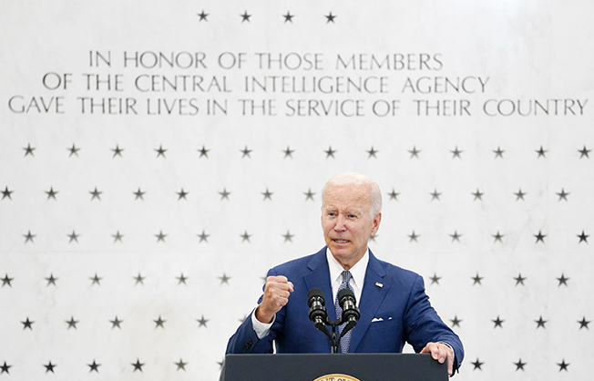image At CIA headquarters, Biden lauds US intelligence for Putin warnings