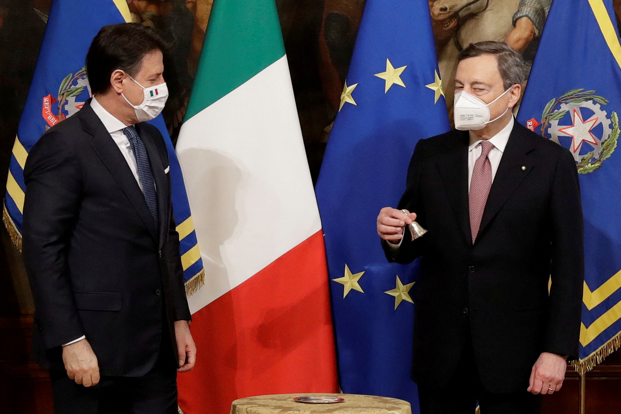 image Italian government risks implosion after 5-Star mutiny