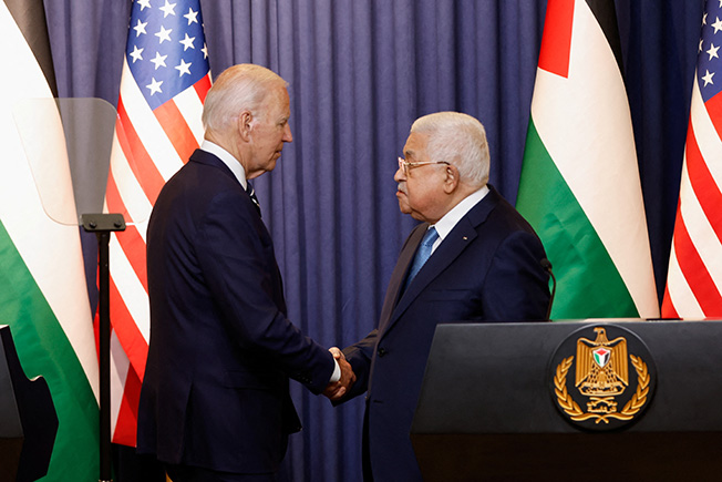 image Biden brings Palestinians aid but no new peace plan