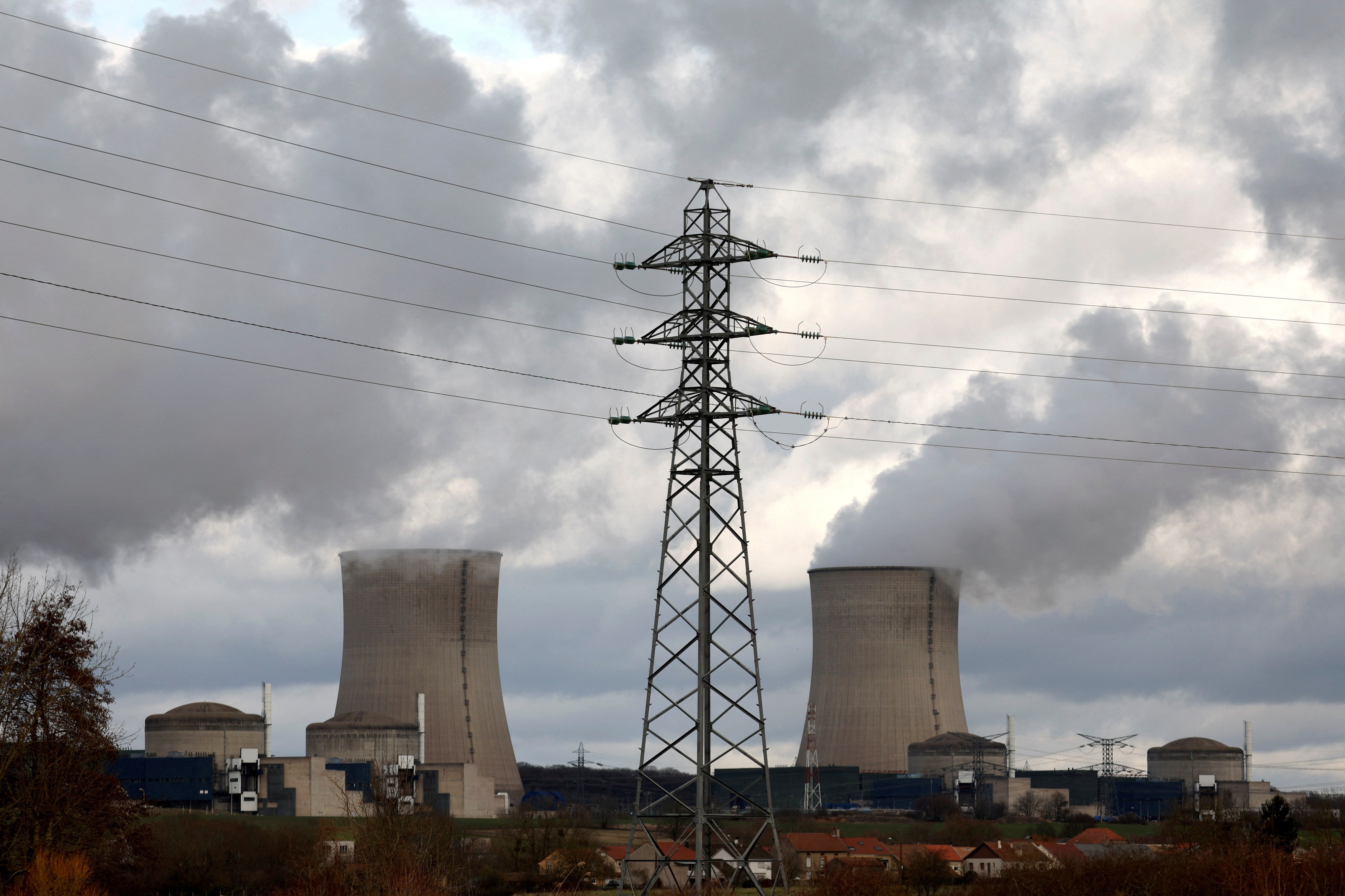 image France to make formal EDF buyout offer by end of month -sources