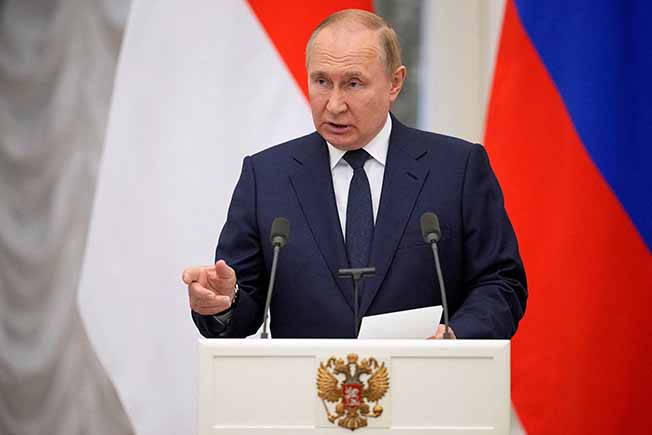image Kremlin says Putin is fine, denying health rumours