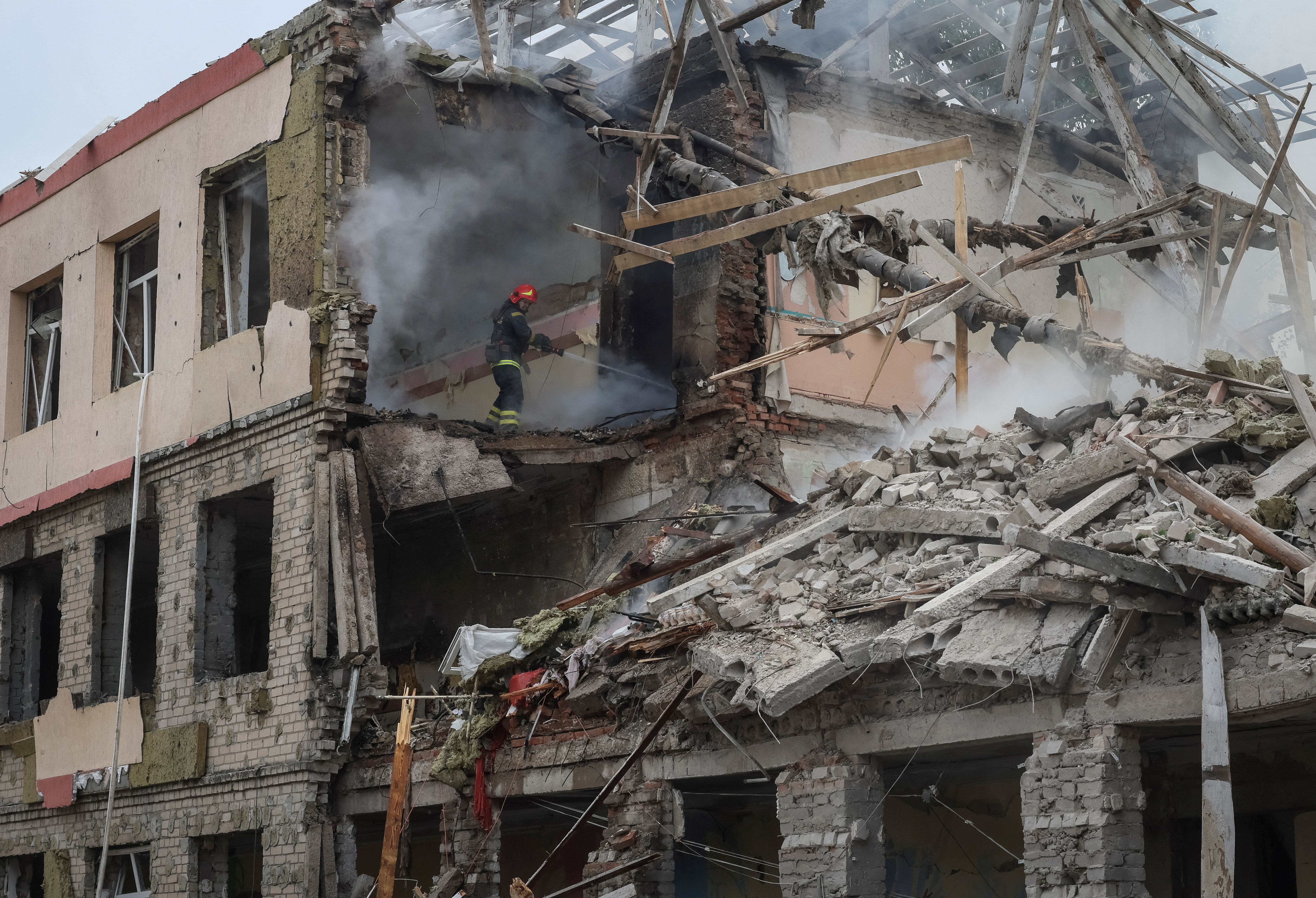 image Major fire erupts at Donetsk oil depot after Ukraine shelling