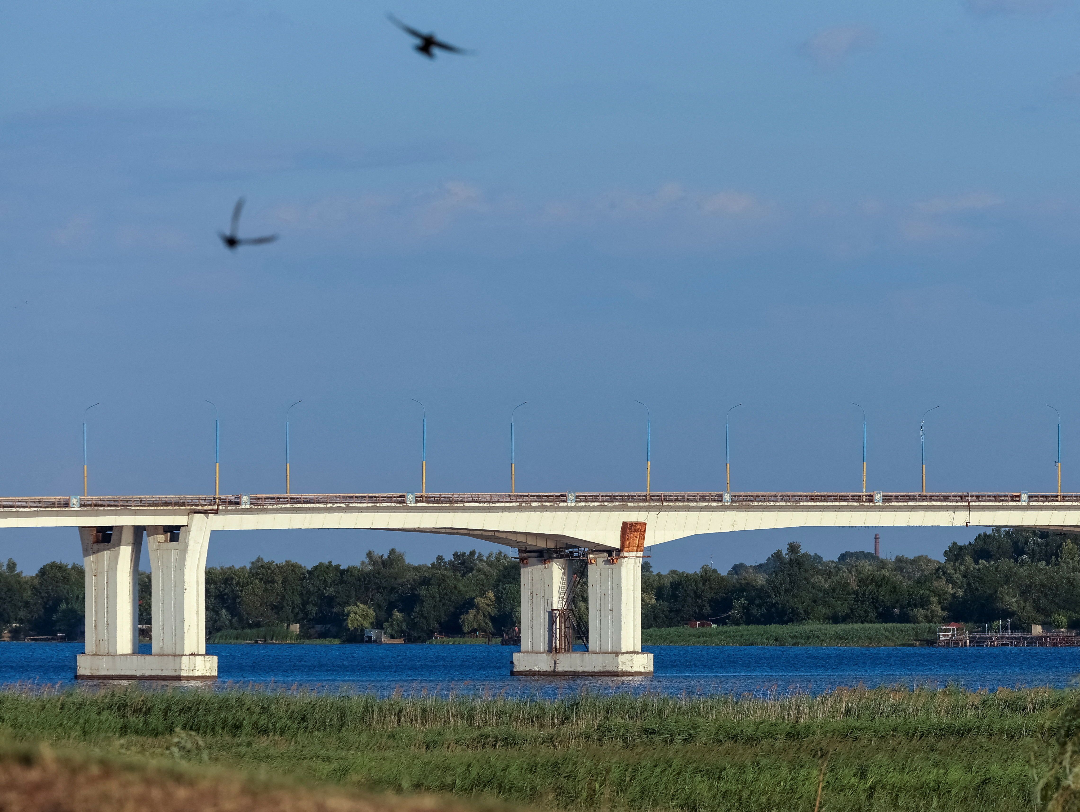 image Russian-occupied Kherson cut off as Ukraine counter-attacks &#8211; Britain