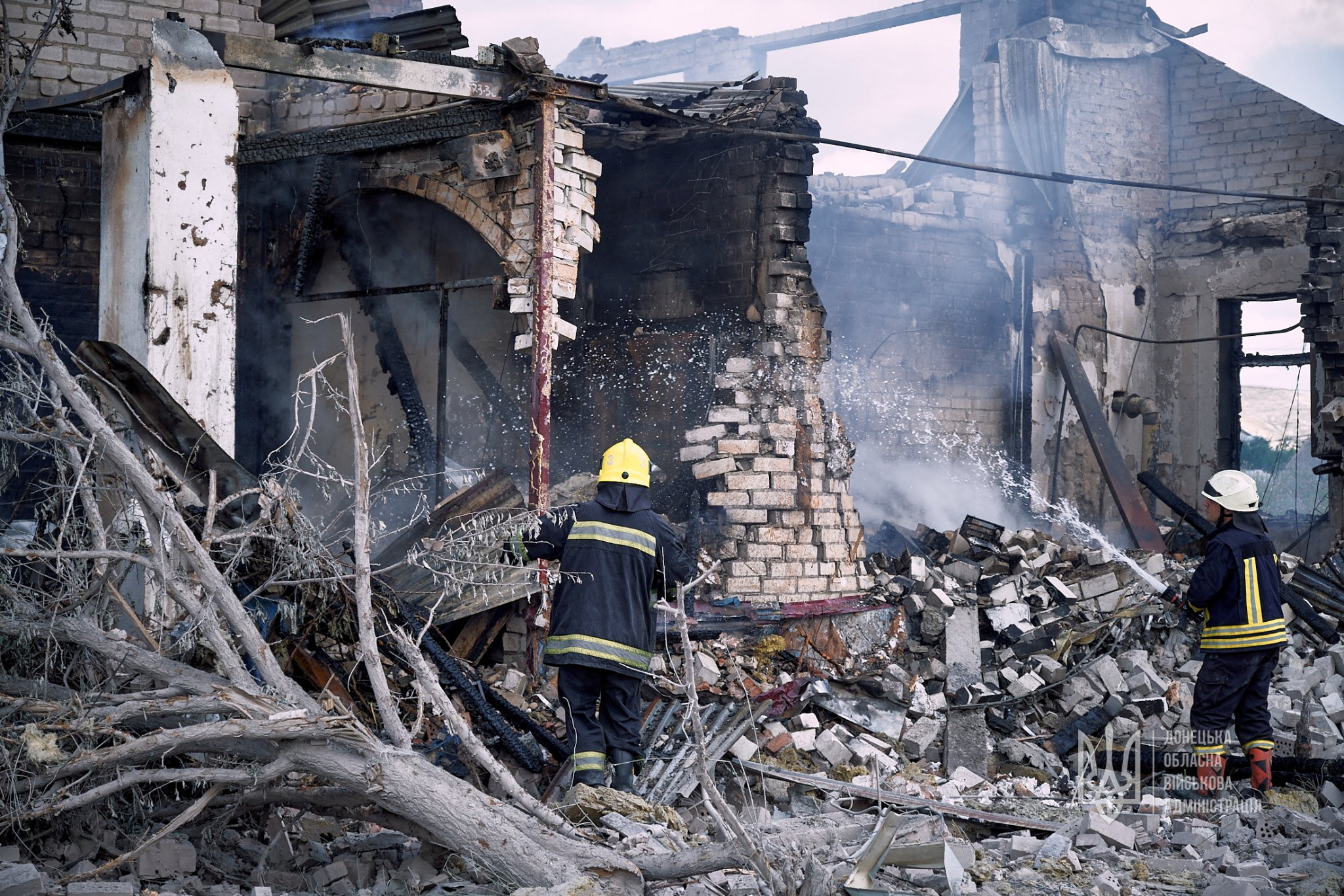 image Russia, Ukraine trade blame for dozens of deaths in Donetsk prison destruction (Update 1)