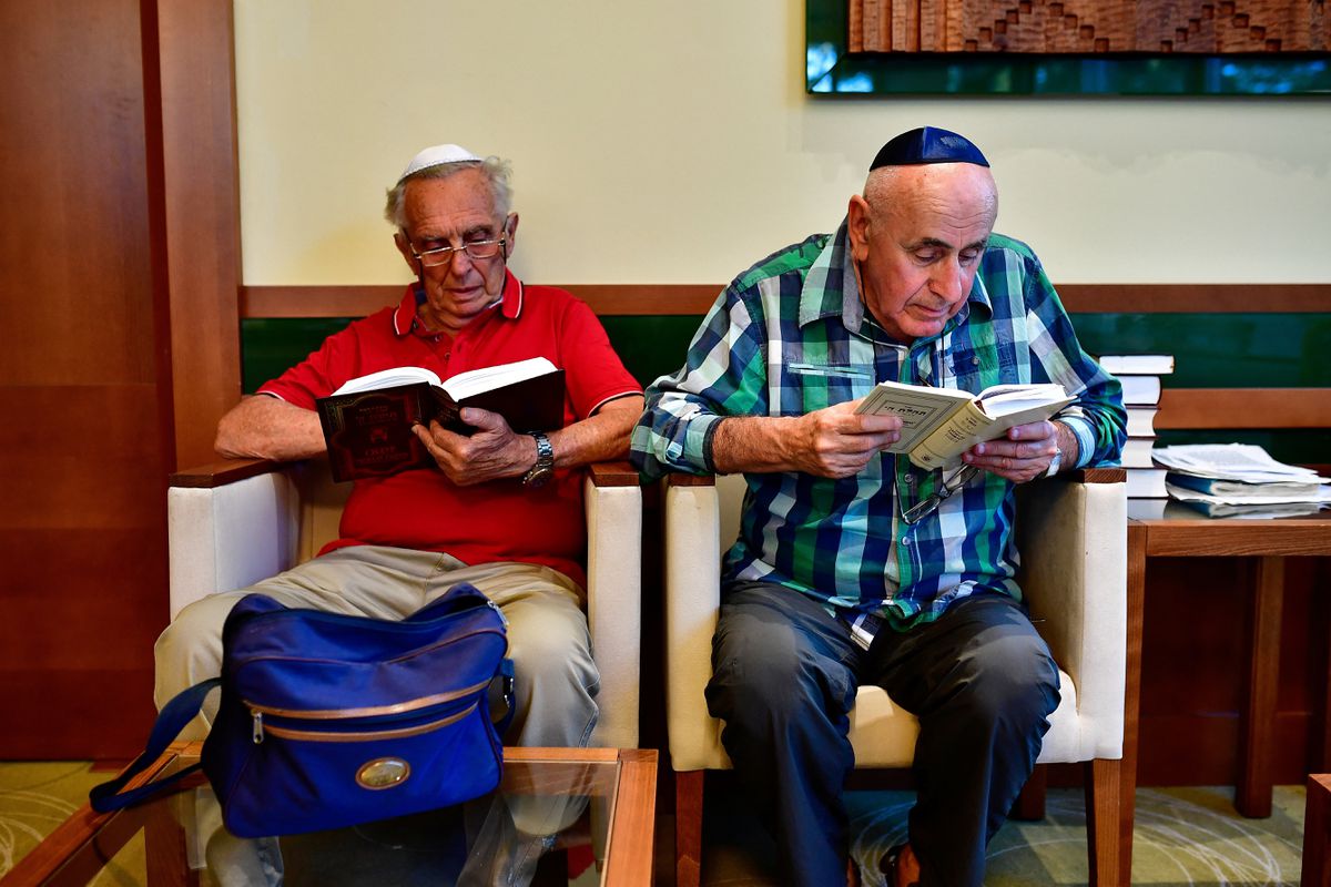 image Jewish refugees from Ukraine find shelter on the banks of a Hungarian lake