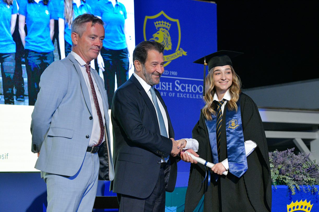 awarding of diplomas5 english school grad