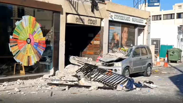 image Phedonos tells interior ministry to &#8216;look in the mirror&#8217; after balconies collapse