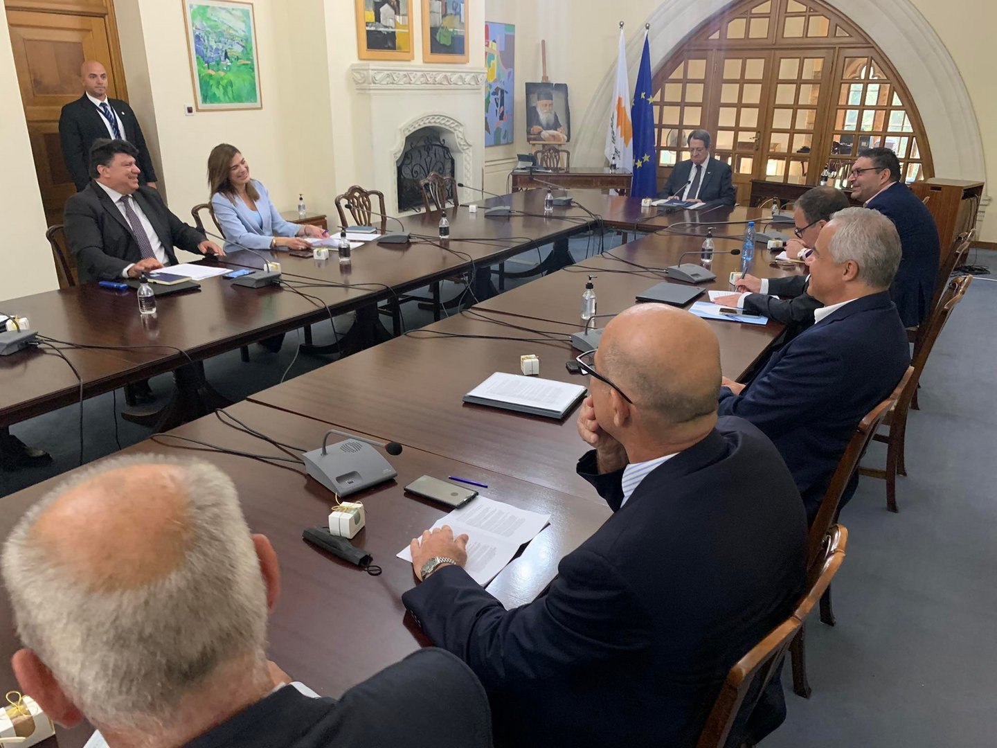 image Palace meeting on energy crisis looks to longer-term solutions