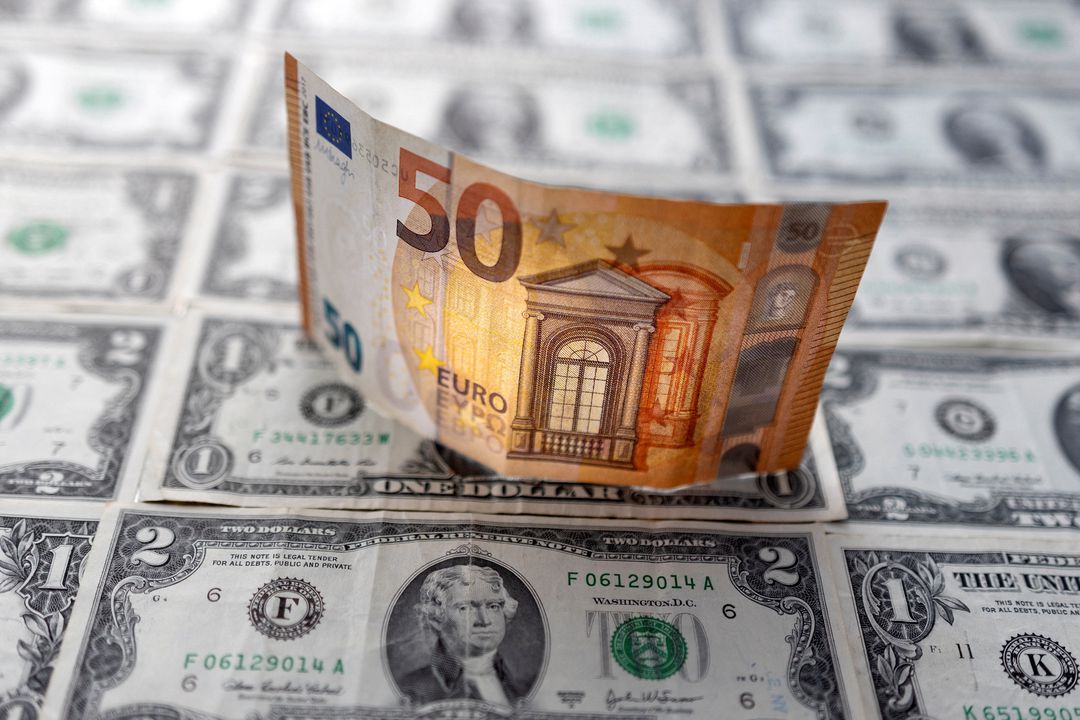 image Euro clings to parity as markets await US inflation data
