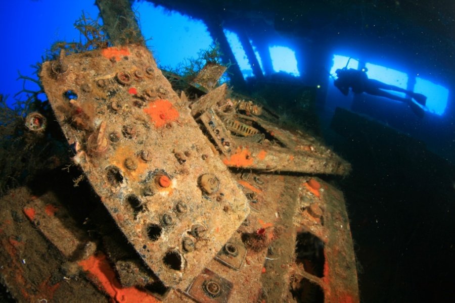 image Teams in Larnaca searching for missing diver at shipwreck