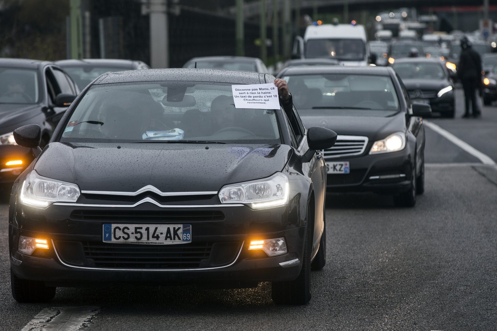 image France&#8217;s Macron under fire over Uber contacts as minister