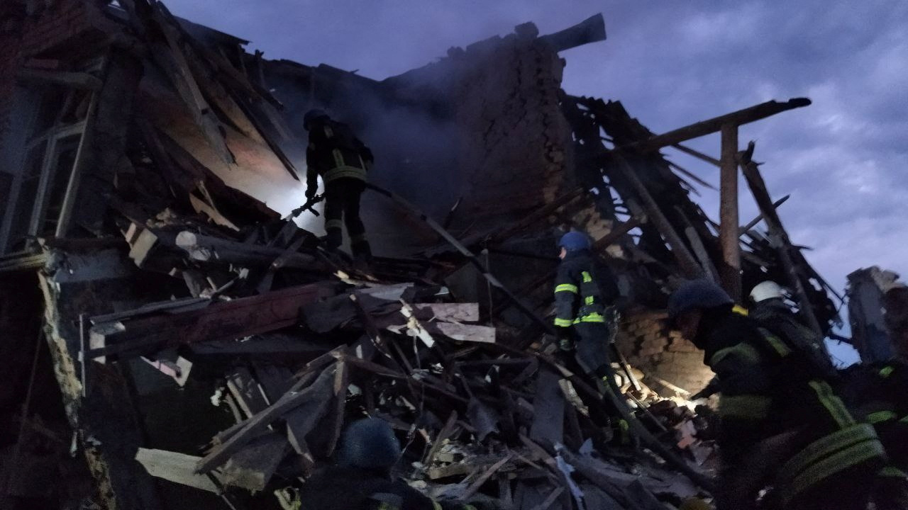 image Russian strike kills three people in Kharkiv region