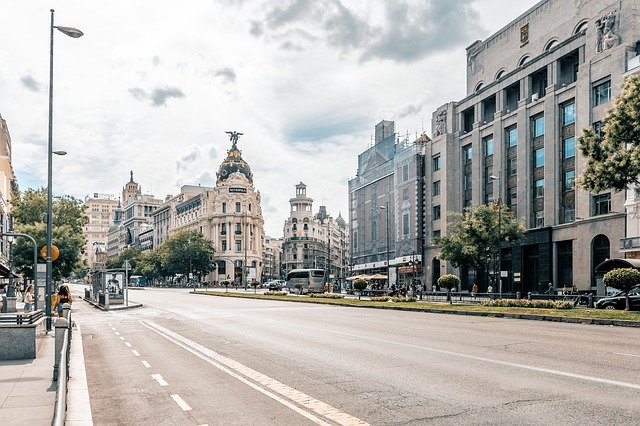 image Spain will not order consumers to limit gas consumption, Hungary to remove energy caps