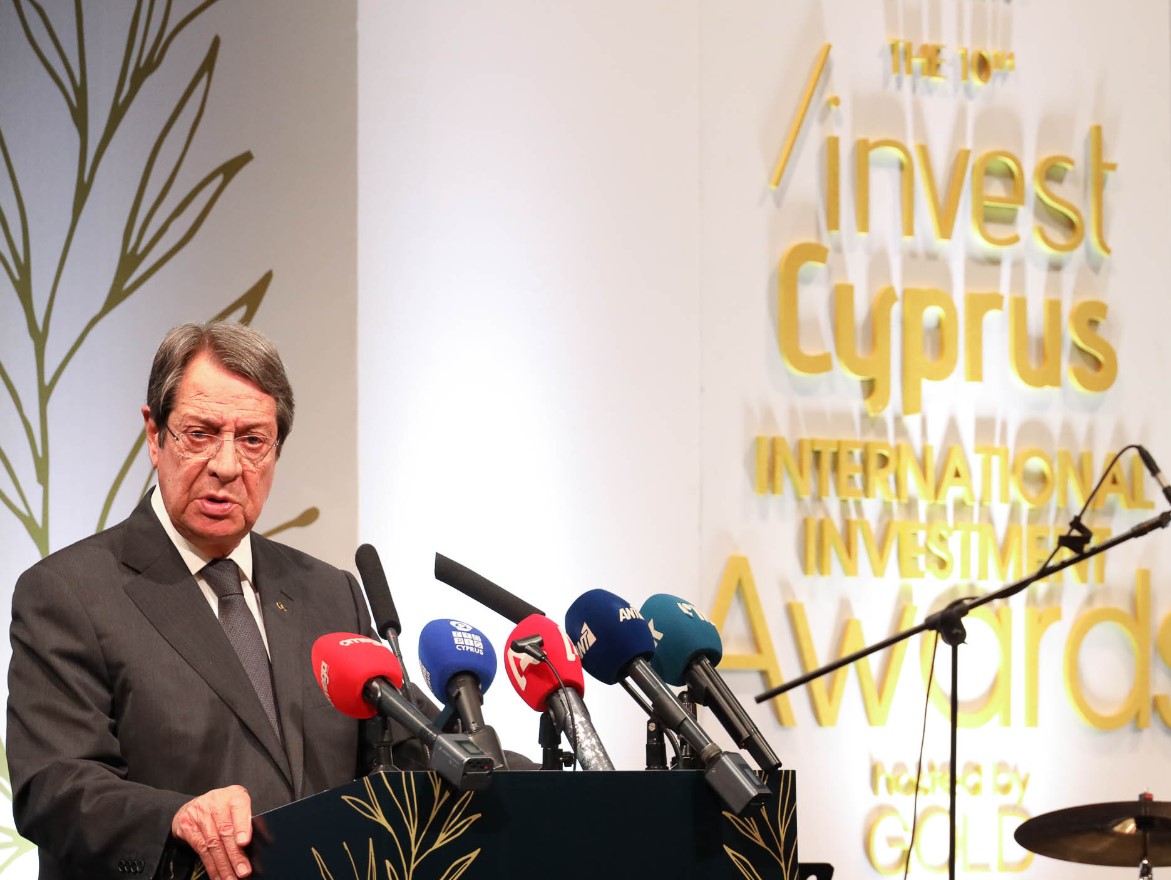 image Attracting foreign investments key for growth says president
