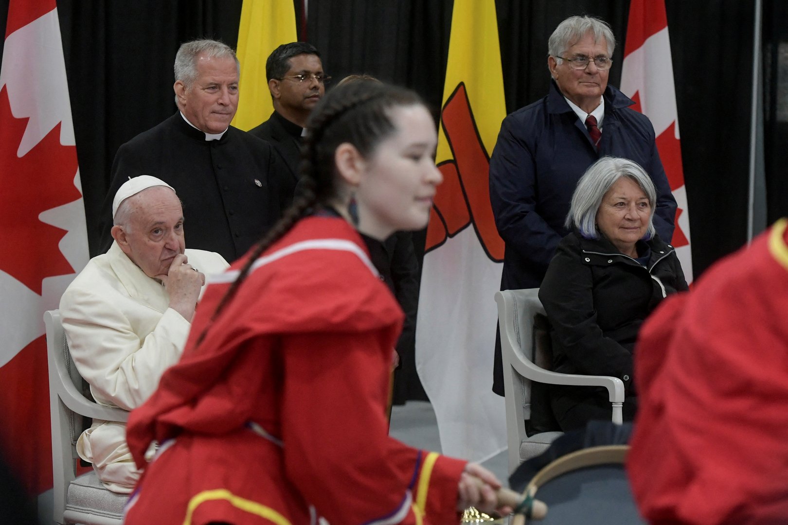 image On last Canadian stop, Pope rallies Inuit youth to unite like a hockey team
