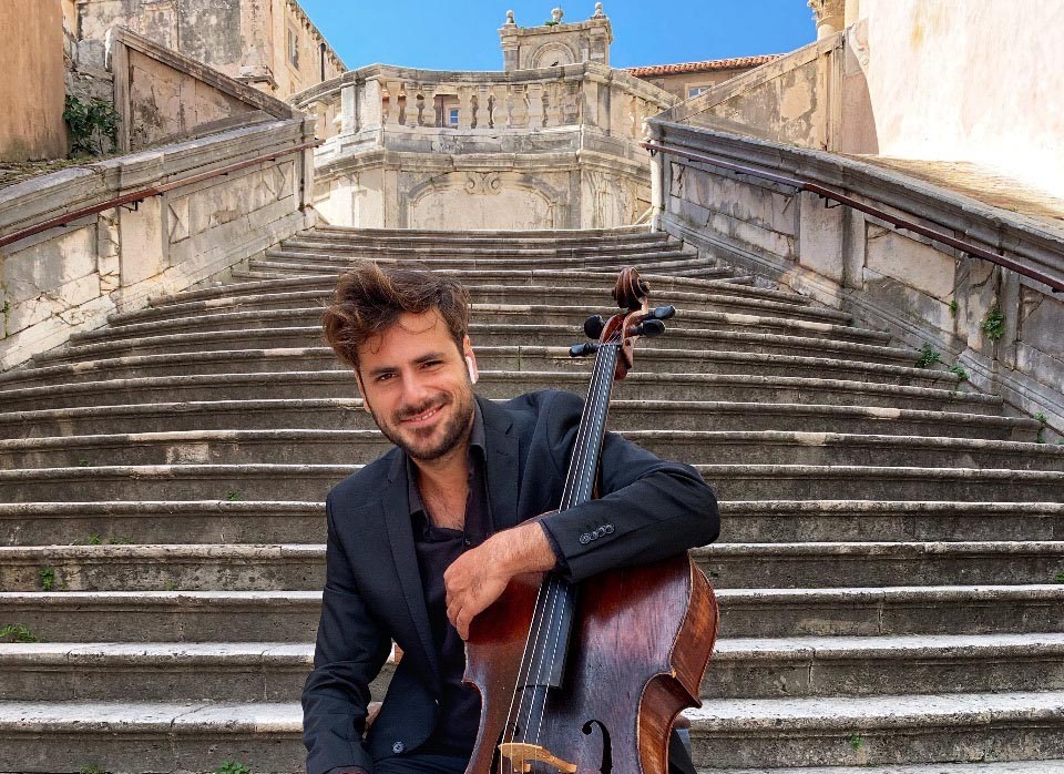 image The rockstar with the cello