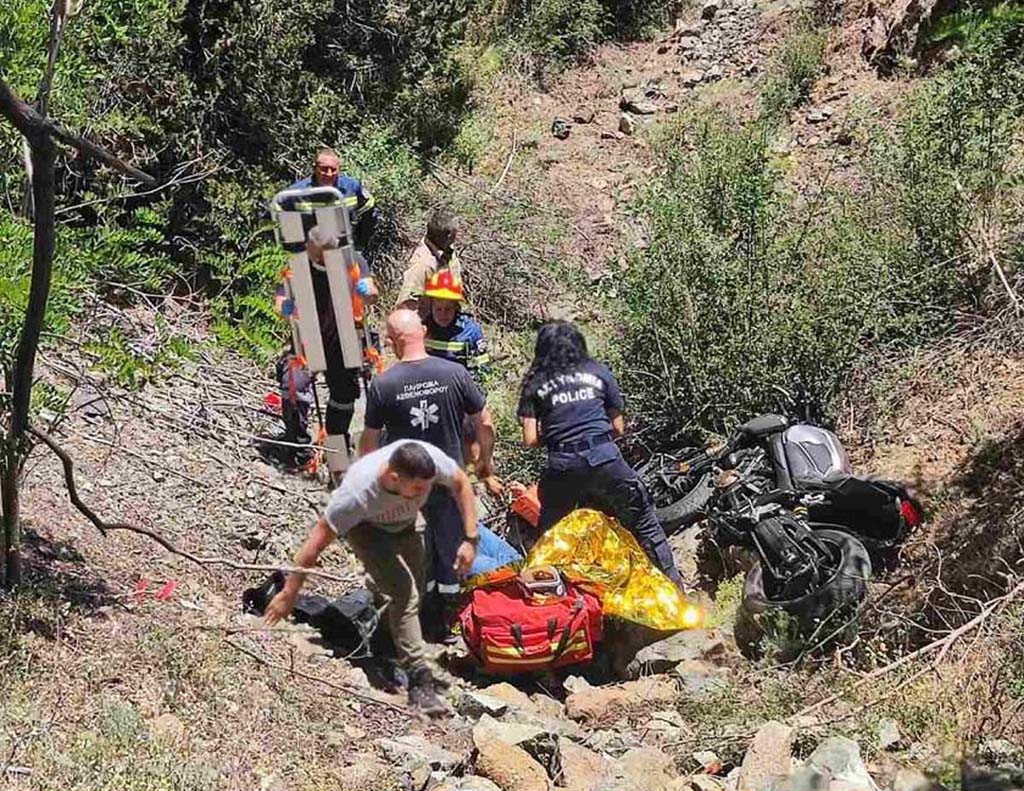 image Motorcyclist rescued after falling 10m down mountain ravine
